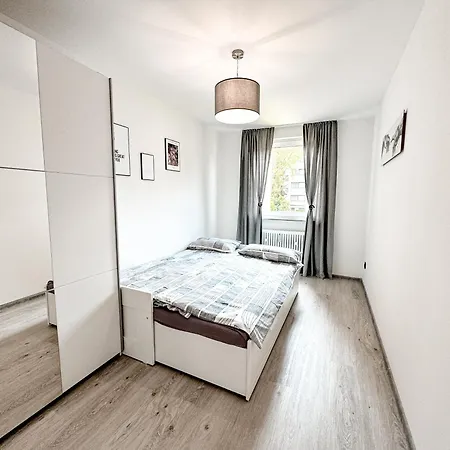 Moderne Blue-night Apartment Frechen