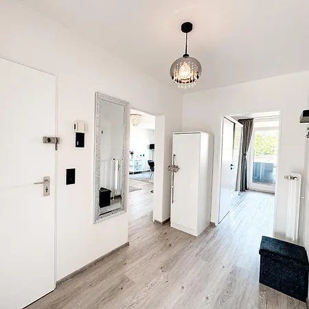Moderne Blue-night Apartment Frechen
